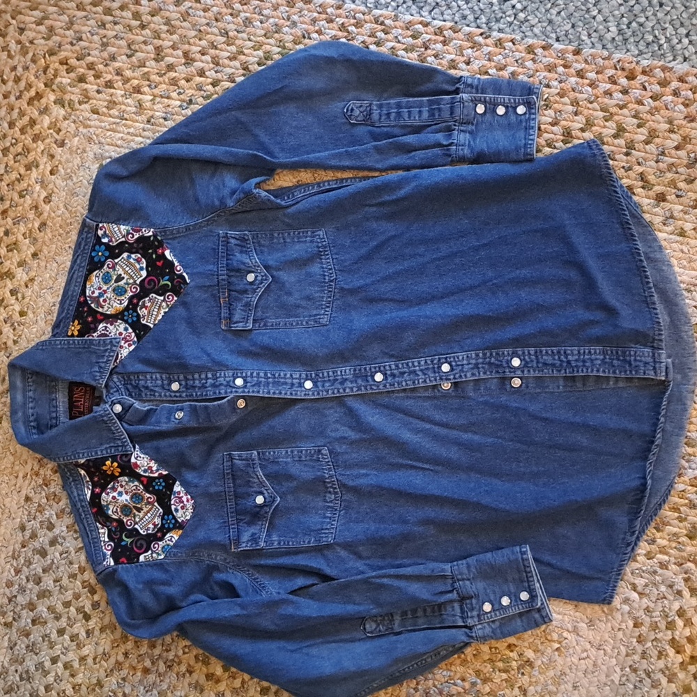 Small Plains Westernwear snap button blue jean shirt